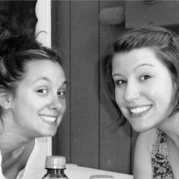 Meet your Posher, Laura - Picture 1 of 1